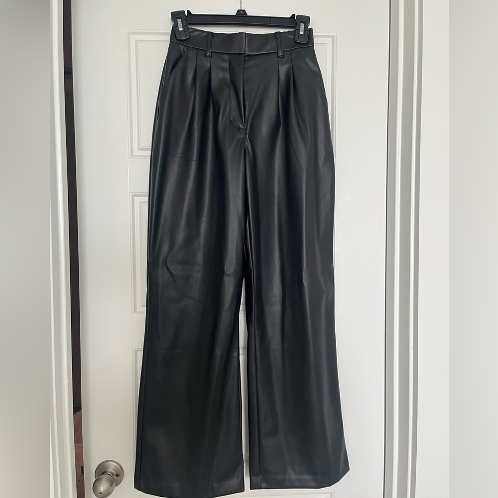Abercrombie Black Vegan Leather Pants - Size XS Curve Love-Short